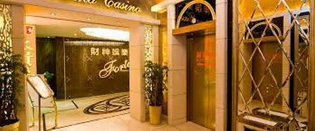 Khách hàng trải nghiệm tại Fortuna Hotel & Casino 